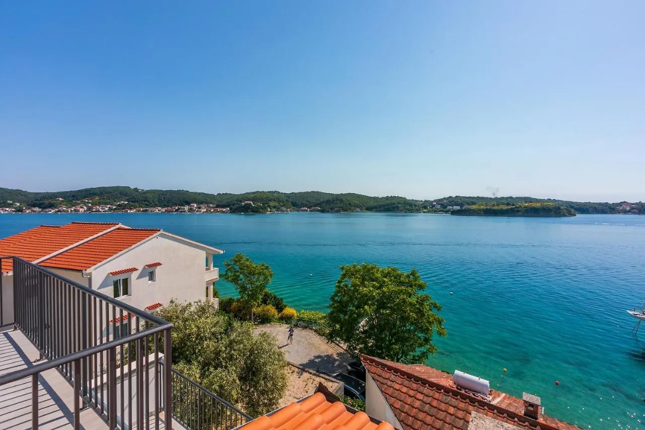 Apartments Vera Supetarska Draga