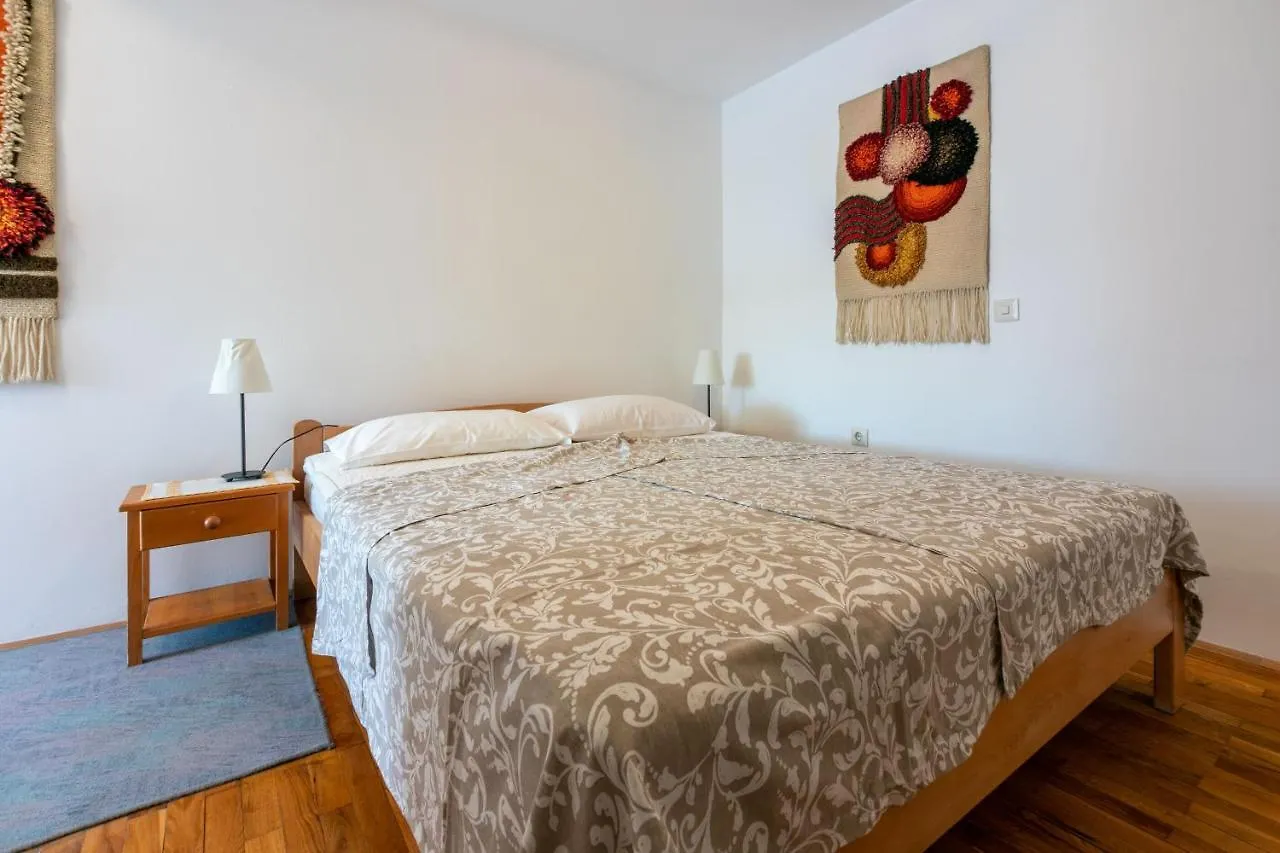 Apartments Vera Supetarska Draga