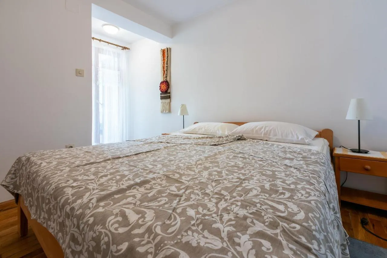 Apartments Vera Supetarska Draga