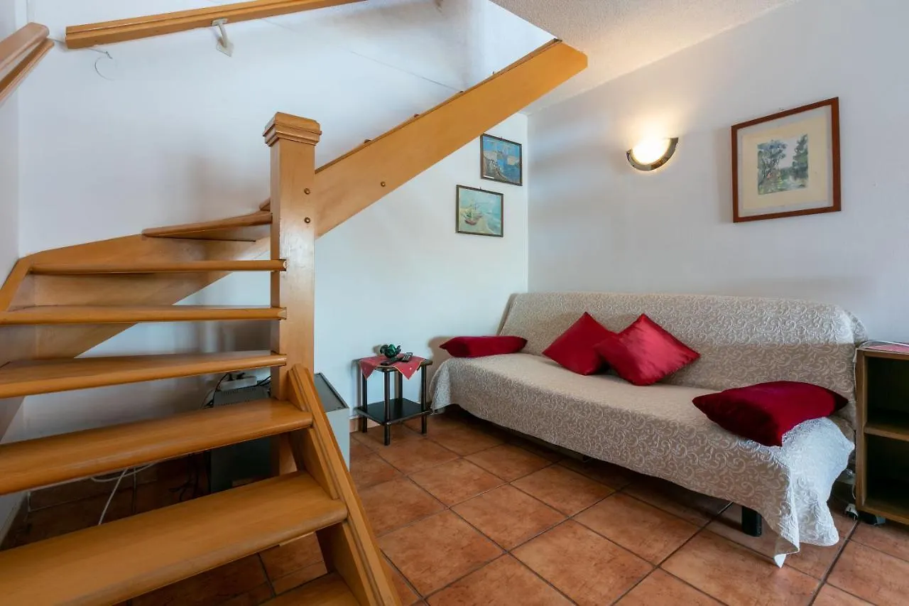 Apartments Vera Supetarska Draga