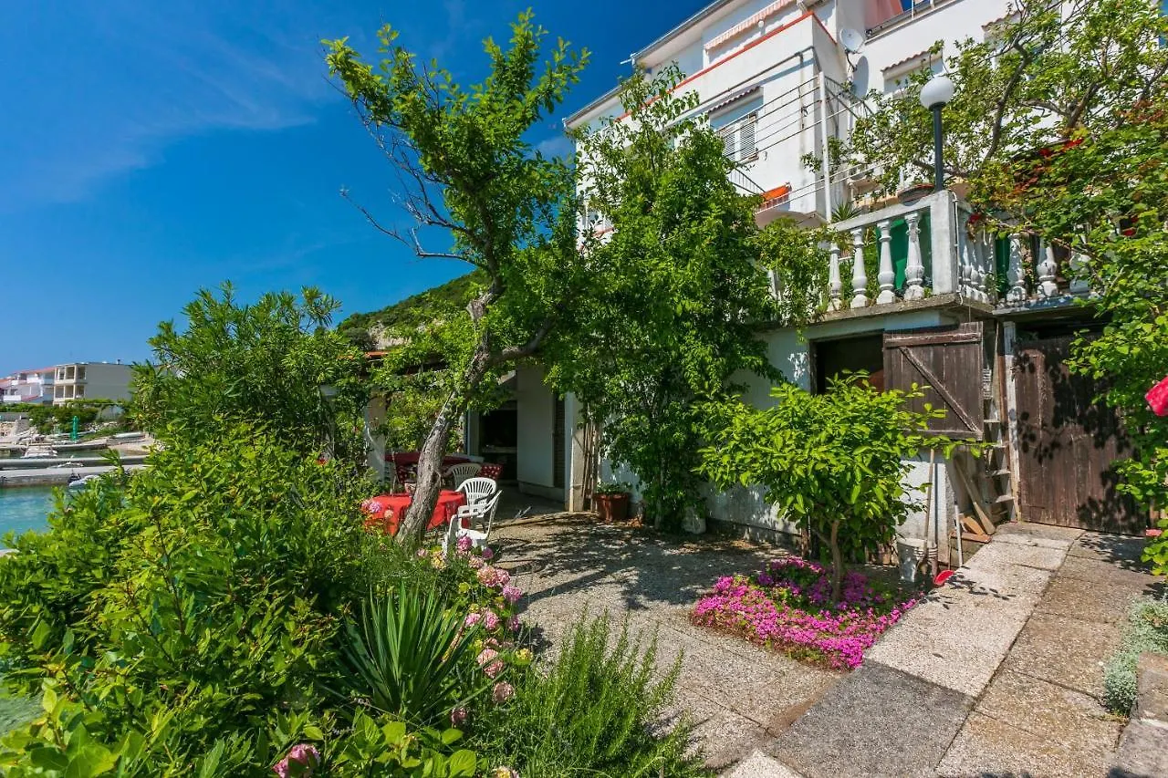 Apartments Vera Supetarska Draga