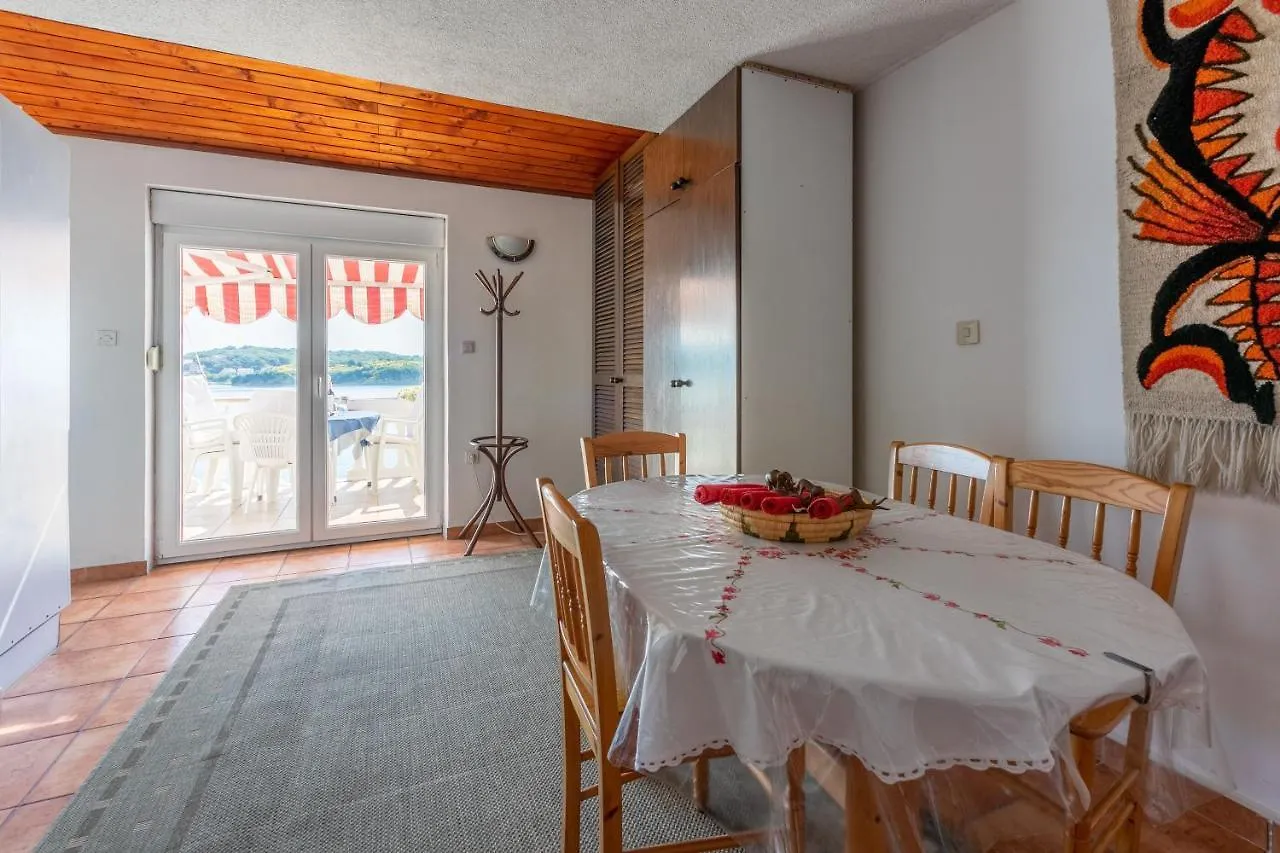 Apartments Vera Supetarska Draga
