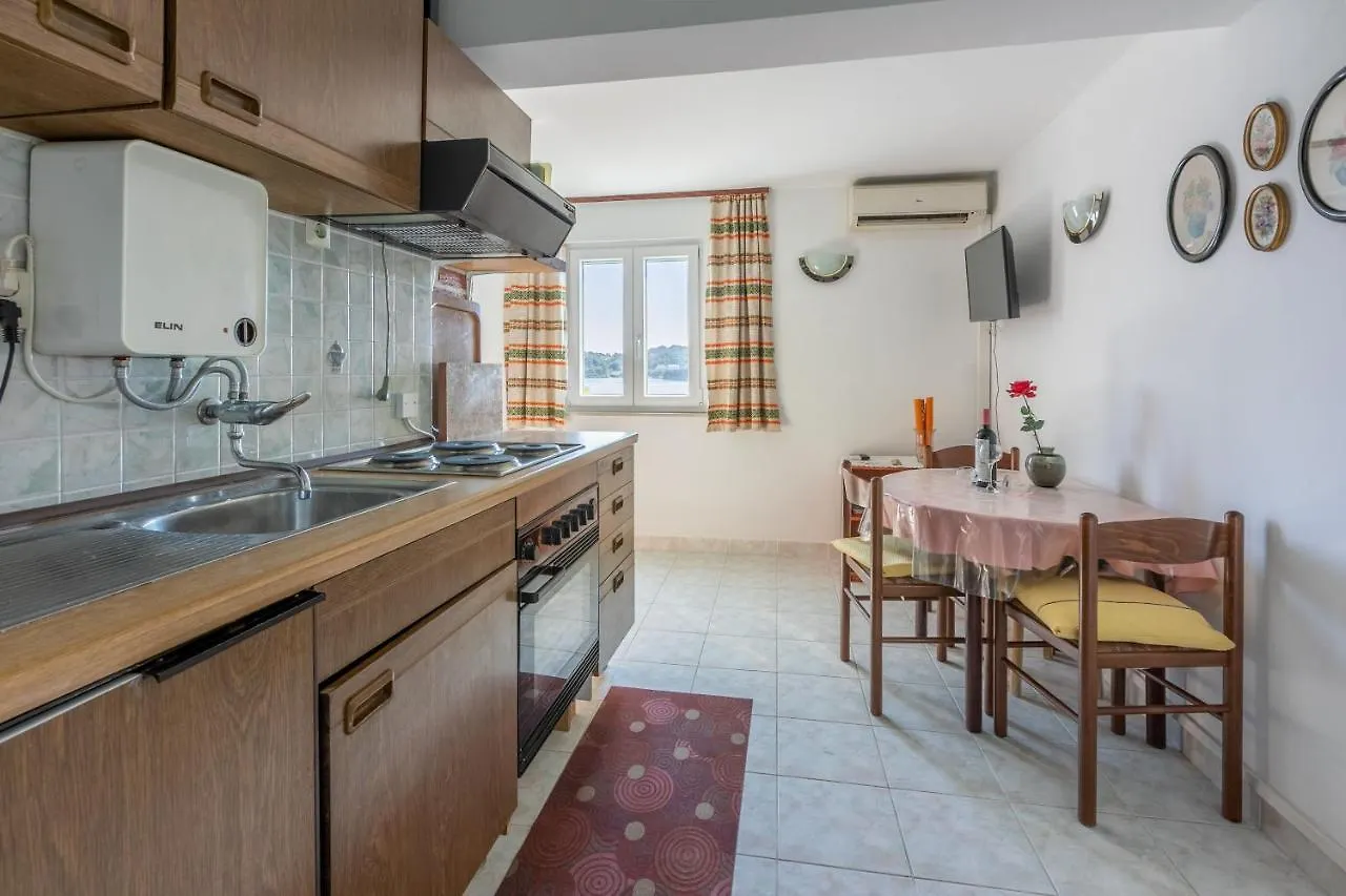 Apartments Vera Supetarska Draga Croatia
