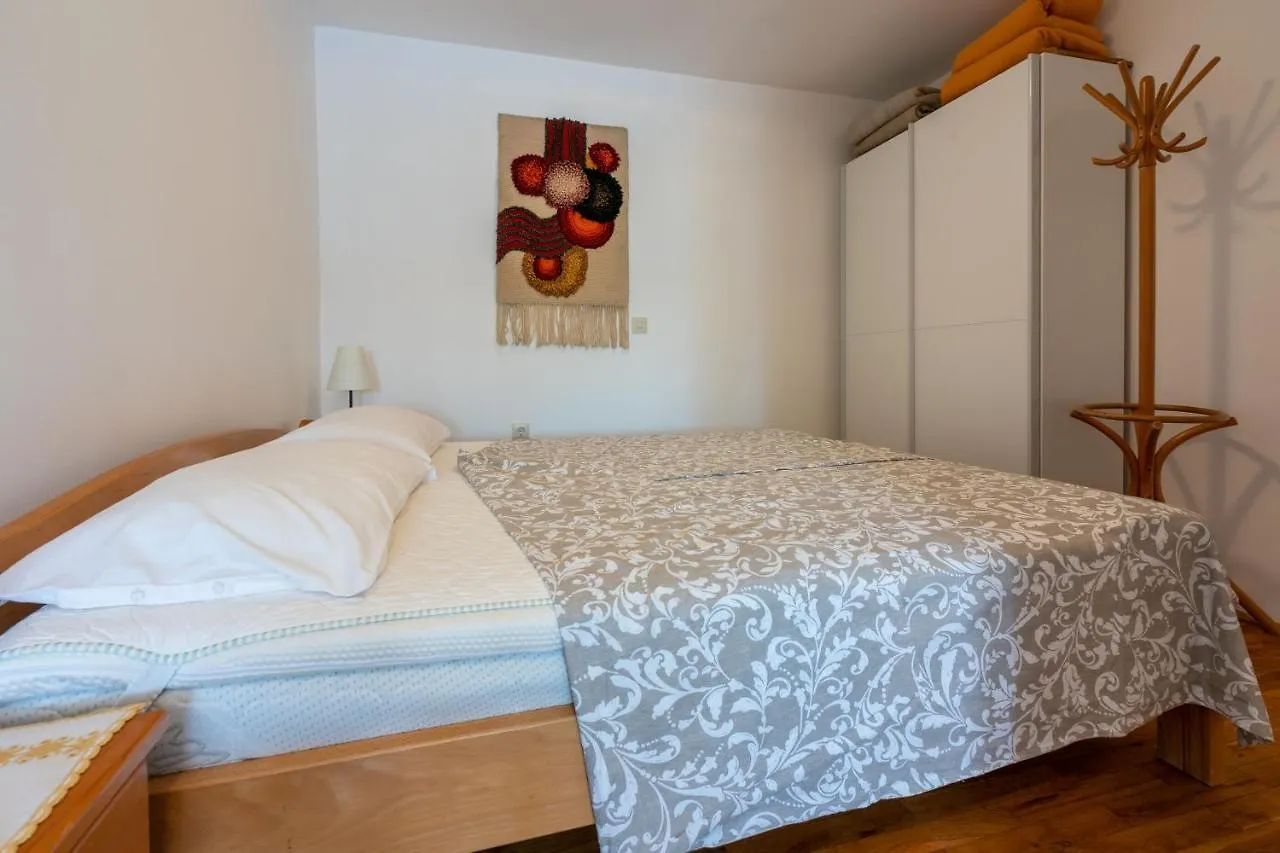 Apartments Vera Supetarska Draga Croatia